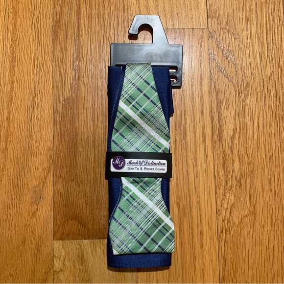 Prom - Mark of Distinction Bow tie with matching pocket square - Picture 2 of 4